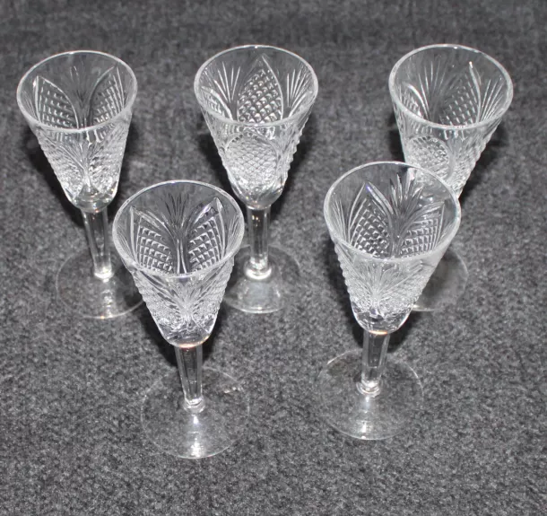 Krištoliniai stikliukai