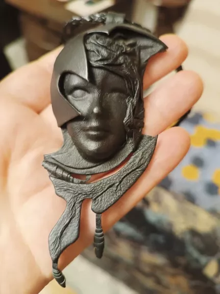 Kaklo papuošalas, odinis