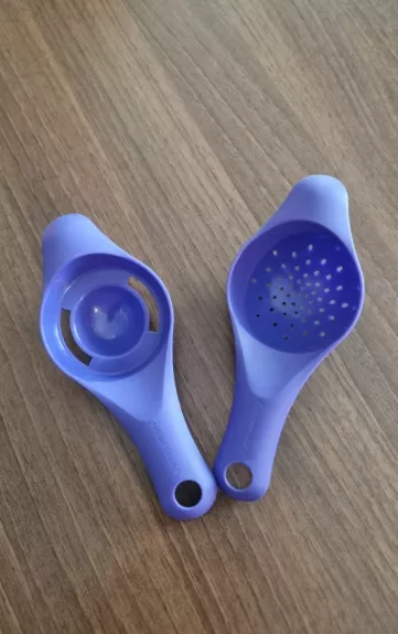 Tupperware. Mažas sietelis ir kiaušinio trynio-baltymo atskyrėjas.