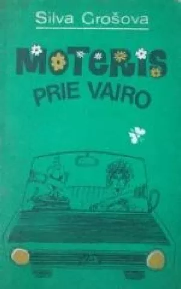 Moteris prie vairo