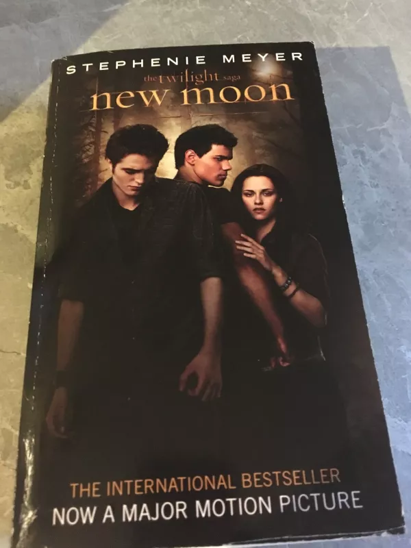 The twilight saga: new moon - Stephenie Meyer, knyga
