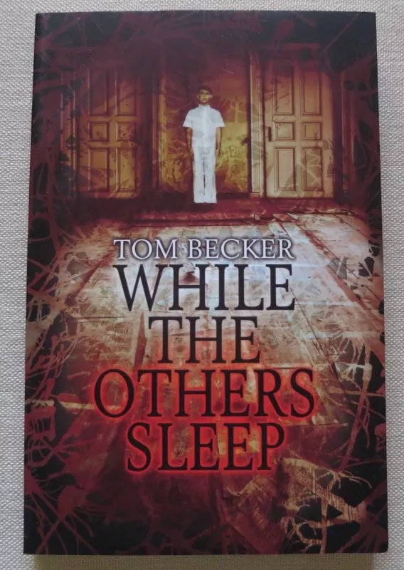While the Others Sleep - Tom Becker, knyga
