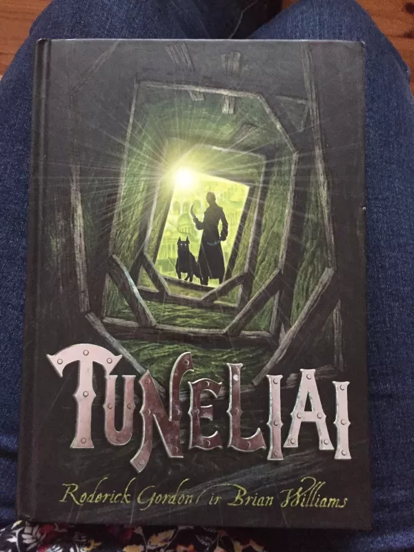 "Tuneliai" - Autorių Kolektyvas, knyga