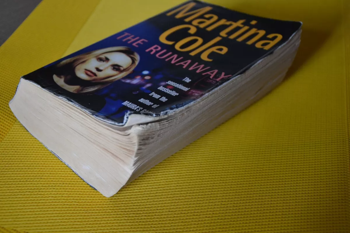 THE RUNAWAY - Martina Cole, knyga