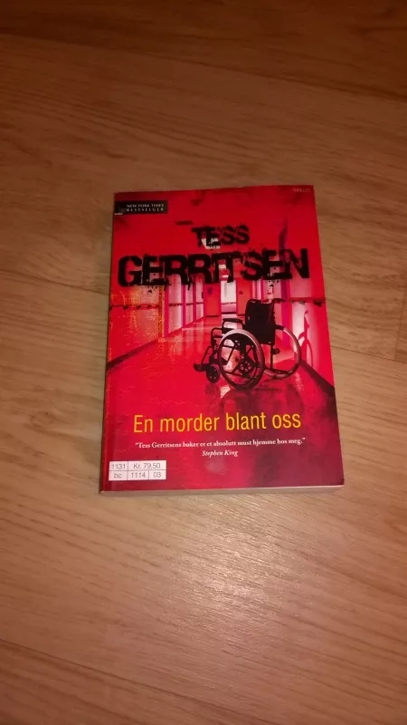 En morder blant oss - Tess Gerritsen, knyga