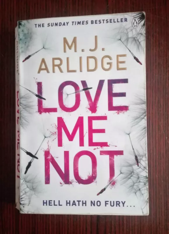 Love Me Not - M.J. Arlidge, knyga