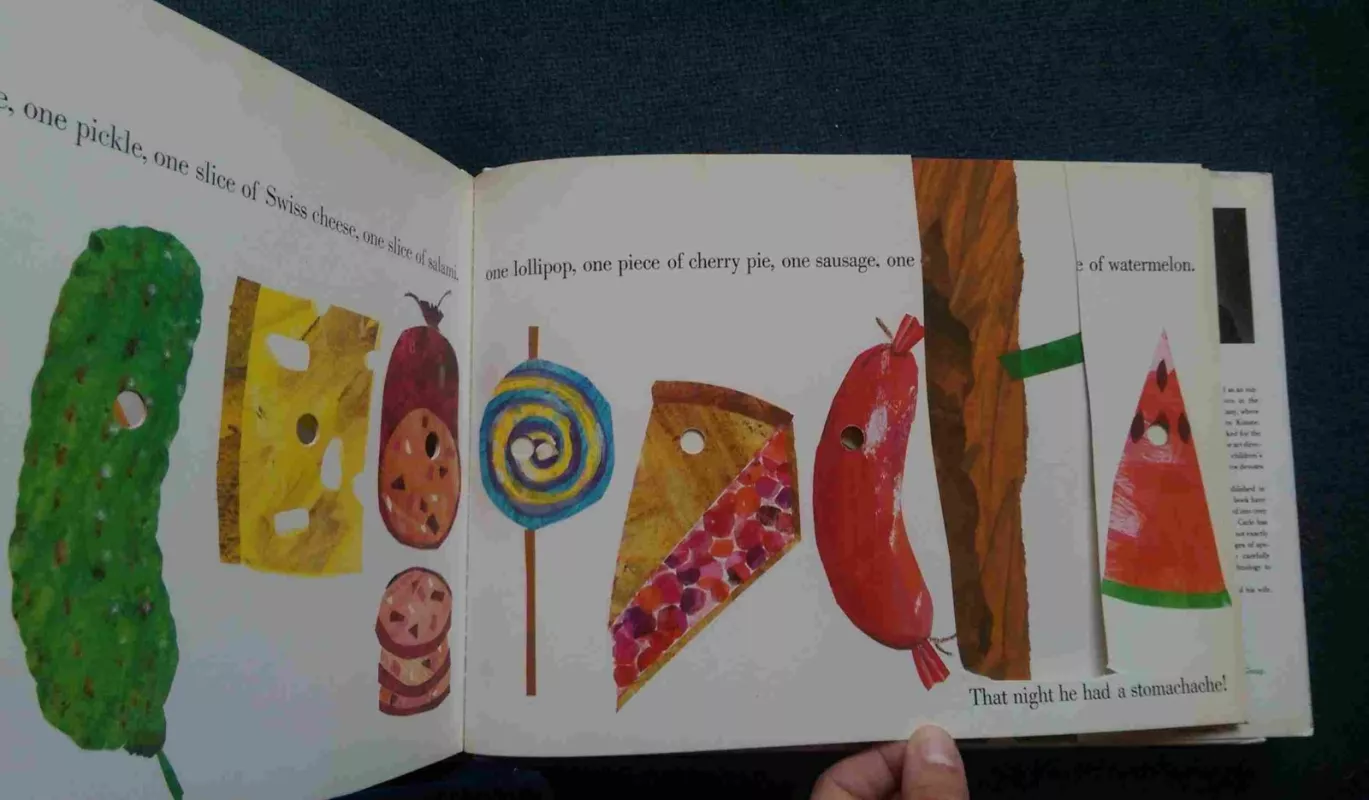 The Very Hungry Caterpillar - Eric Carle, knyga 4