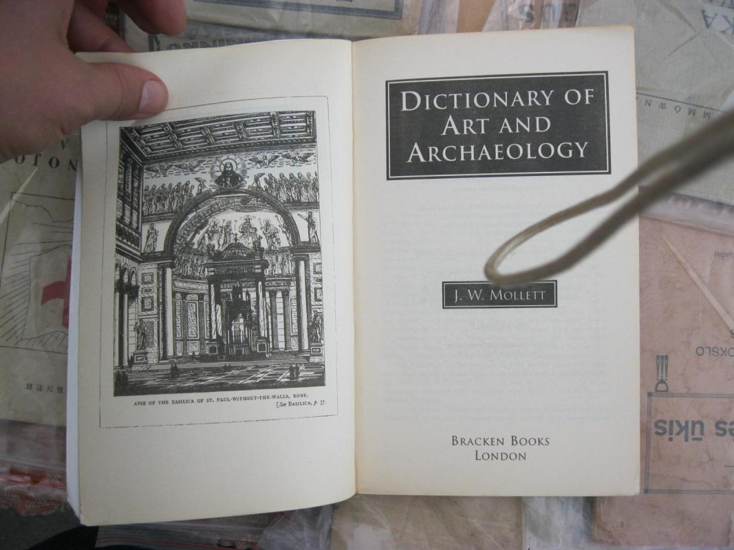 Dictionary of art and archaeology - J.W. Mollett, knyga 5