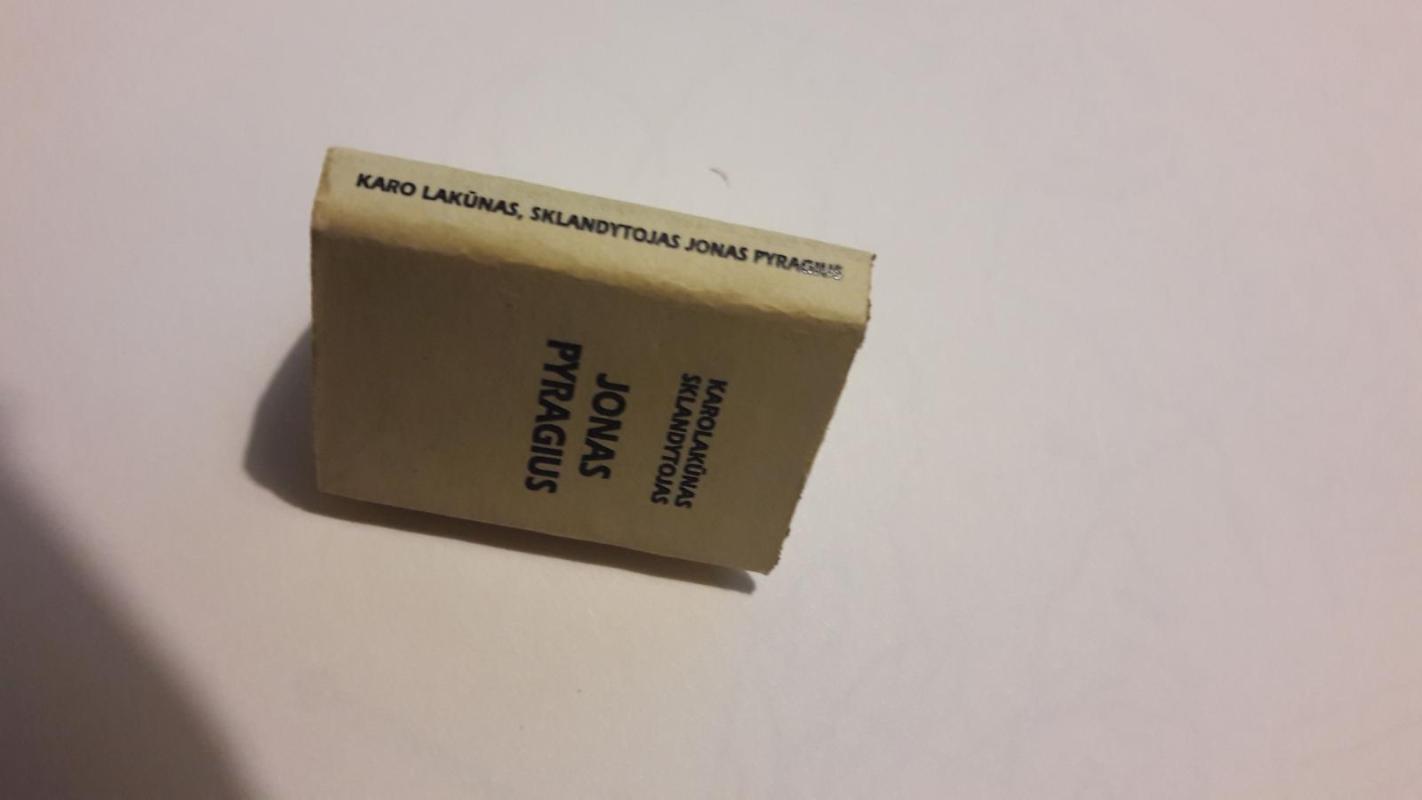 Miniatiūrinė knyga ,,Karo lakūnas ir sklandytojas Jonas Pyragius" - Vilius Užtupas, knyga 4