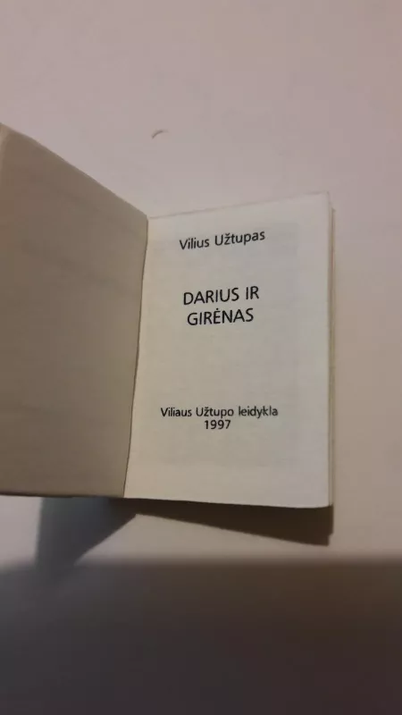 Miniatiūrinė knyga ,,Darius ir Girėnas" - Vilius Užtupas, knyga 4