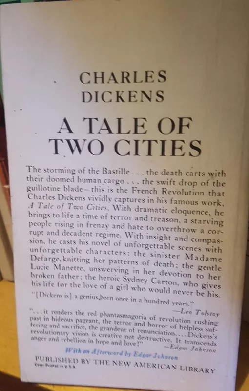 A Tale of Two Cities - Charles Dickens, knyga