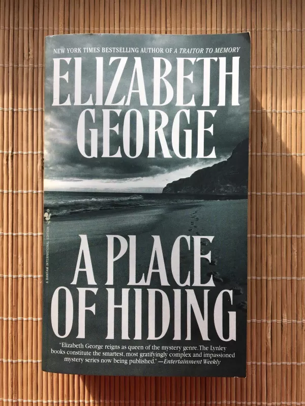 A place of hiding - Elizabeth George, knyga