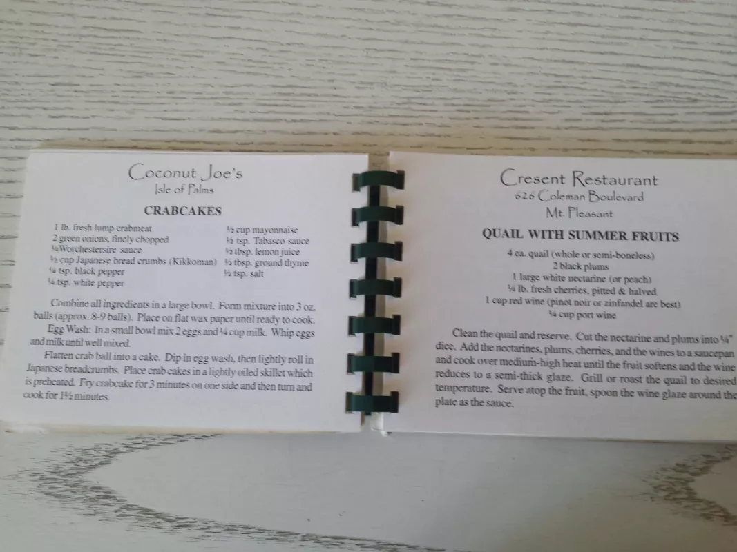 A Taste of Charleston South Carolina Restourant Recipes - Autorių Kolektyvas, knyga 3
