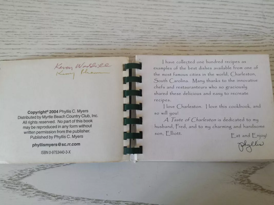 A Taste of Charleston South Carolina Restourant Recipes - Autorių Kolektyvas, knyga 4