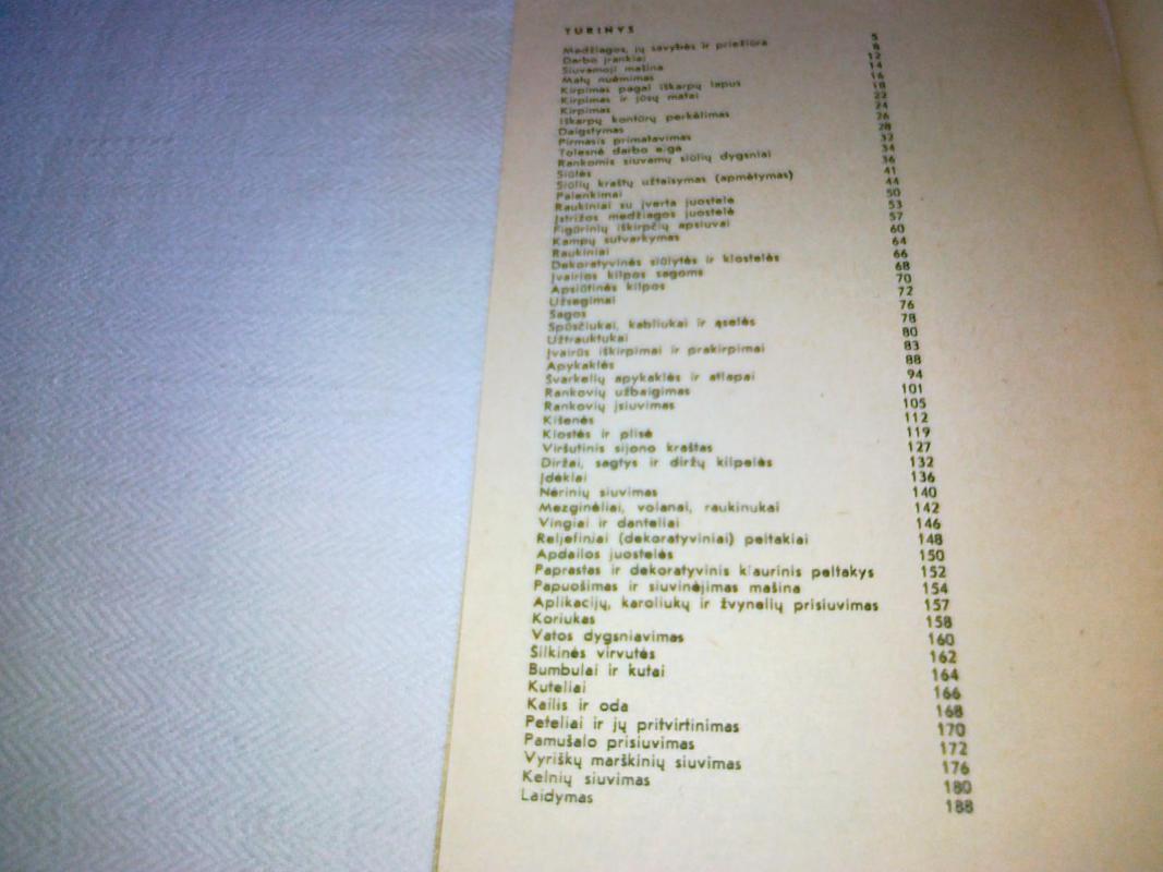 Mėgstančioms siūti - A. Januš, knyga 2