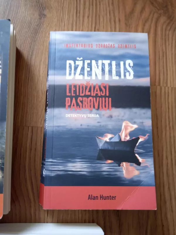 Džentlis leidžiasi pasroviui - Alan Hunter, knyga