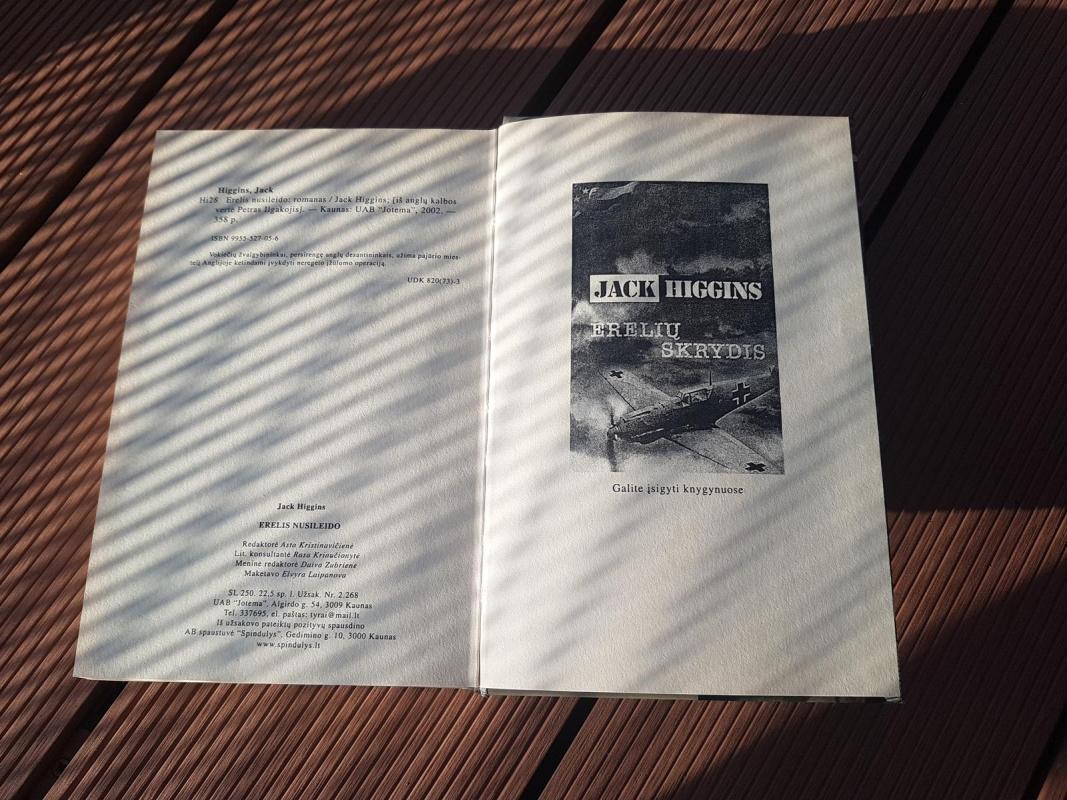 Erelis nusileido - Jack Higgins, knyga 4