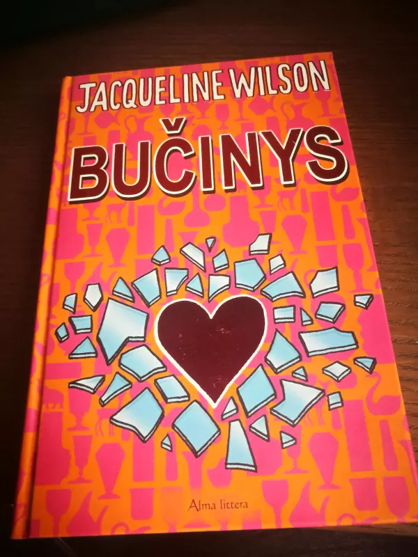 Bučinys - Jacqueline Wilson, knyga