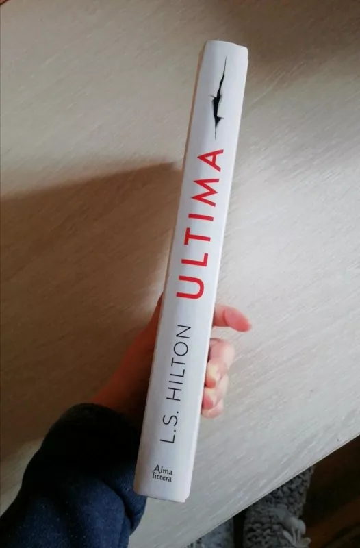 Ultima - L.S. Hilton, knyga