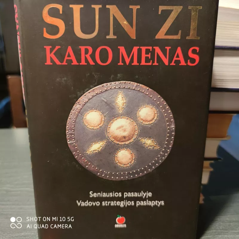 KARO MENAS - ZI SUN, knyga