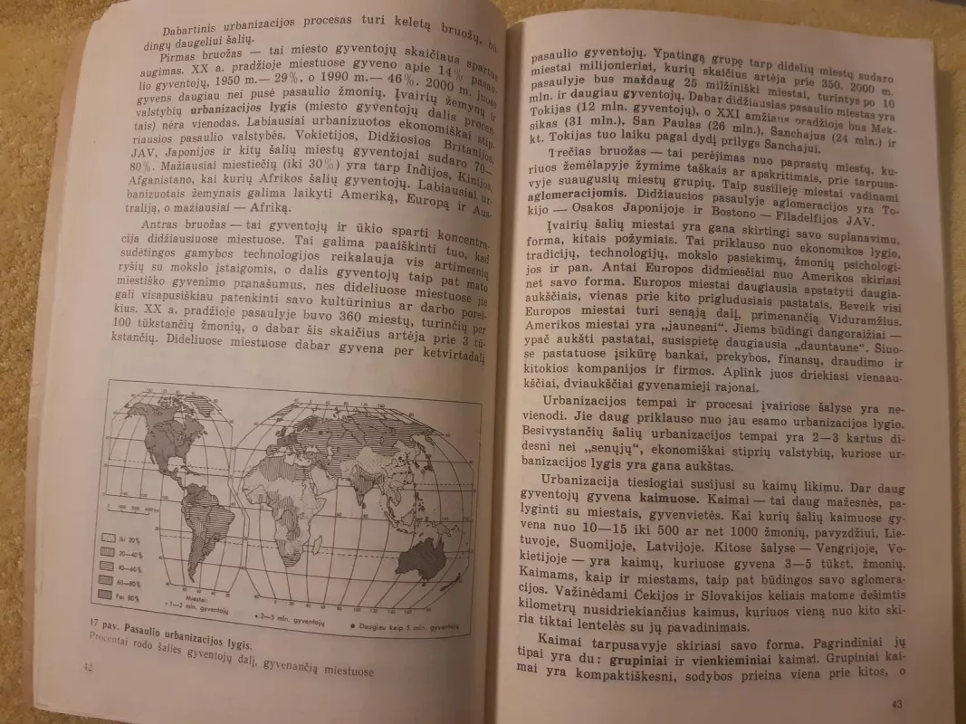 Pasaulio visuomeninė geografija I dalis 10 klasė - S. Vaitekūnas, knyga