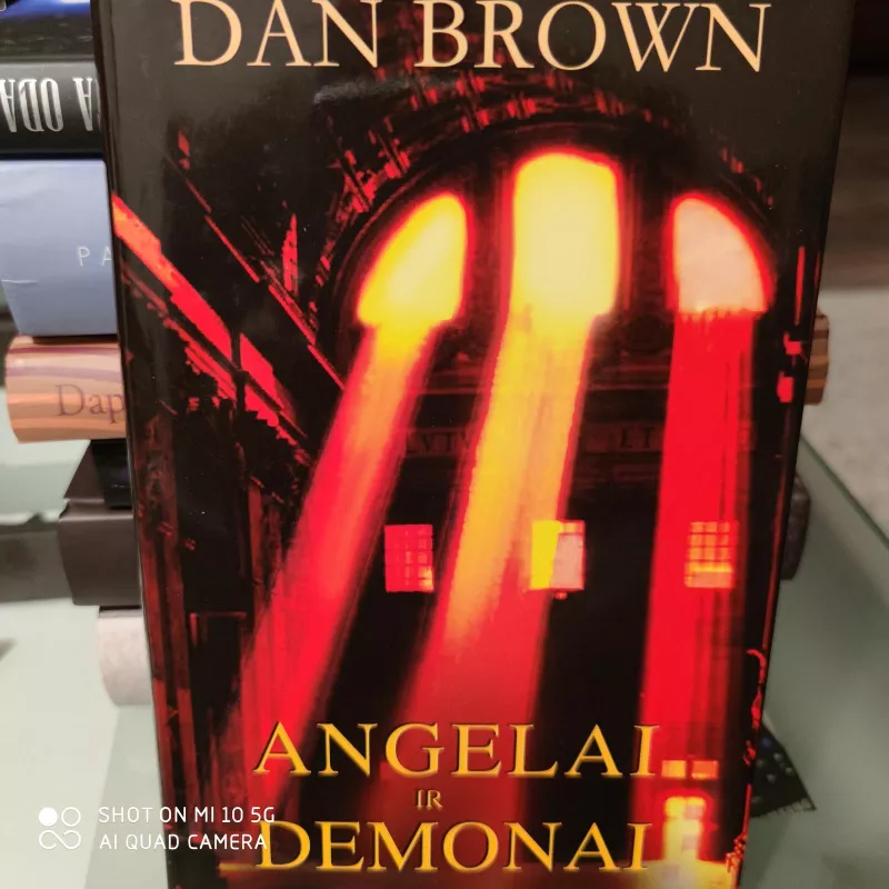 Angelai ir demonai - Dan Brown, knyga 5