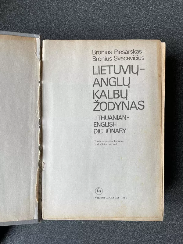 Lietuvių-Anglų kalbų žodynas - Bronius Piesarskas, knyga