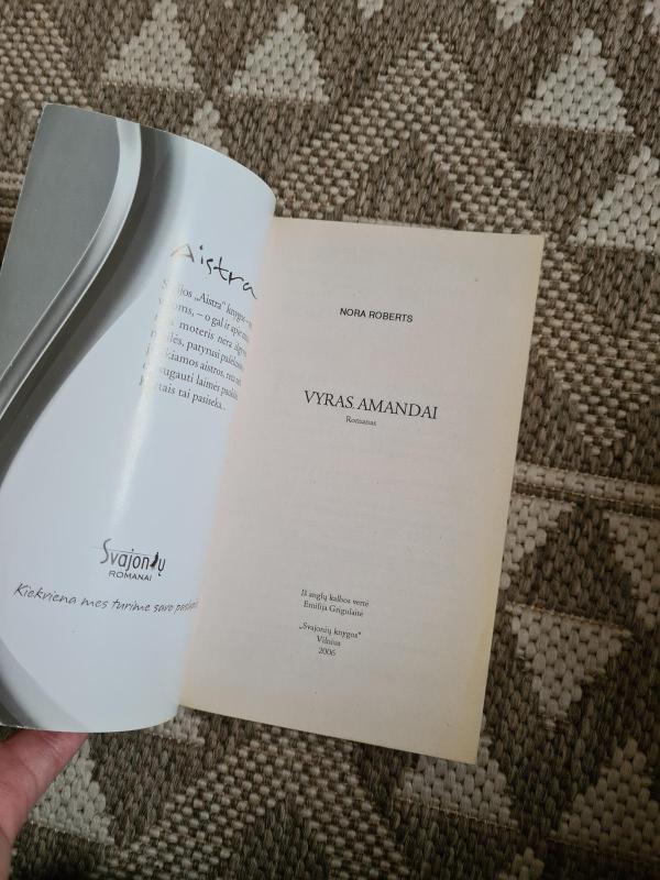 Vyras Amandai - Nora Roberts, knyga