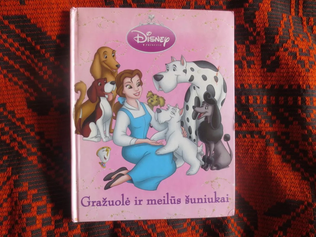 Gražuolė ir meilūs šuniukai - Walt Disney, knyga 3