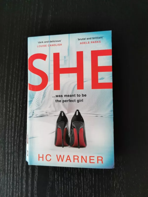 She - HC Warner, knyga