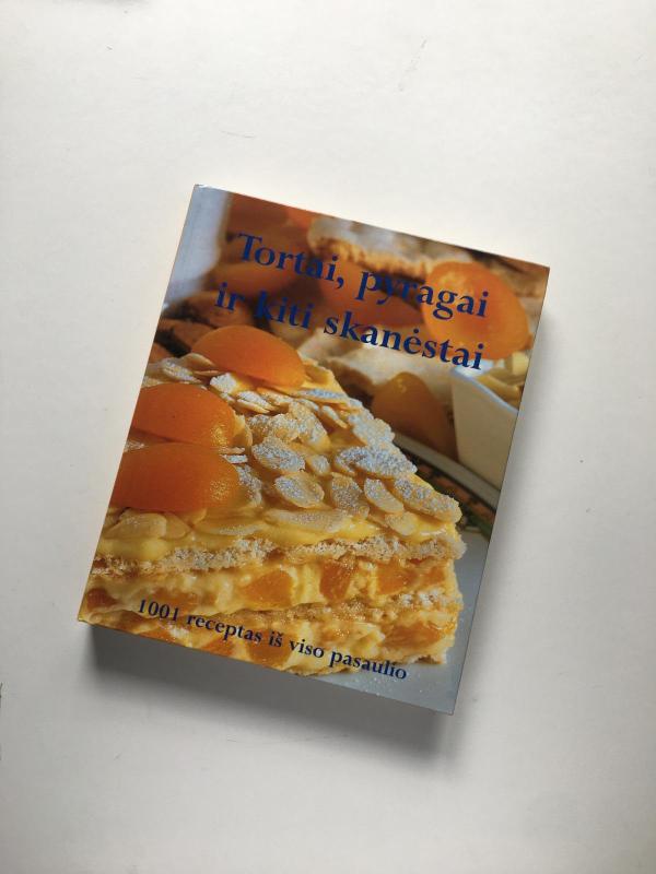 Tortai, pyragai ir kiti skanėstai - Anne McRae, knyga