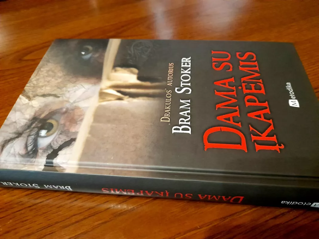 Dama su įkapėmis - Bram Stoker, knyga 5