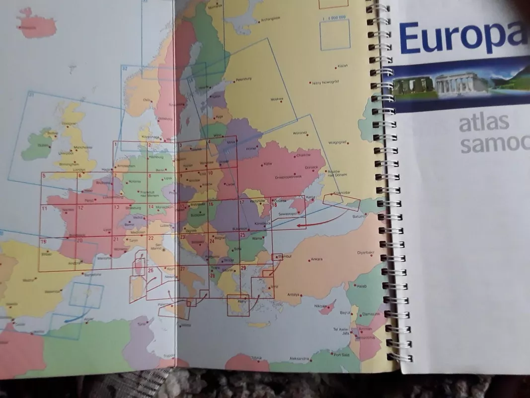 Europos kelių atlasas 2013 m. - Autorių Kolektyvas, knyga 4