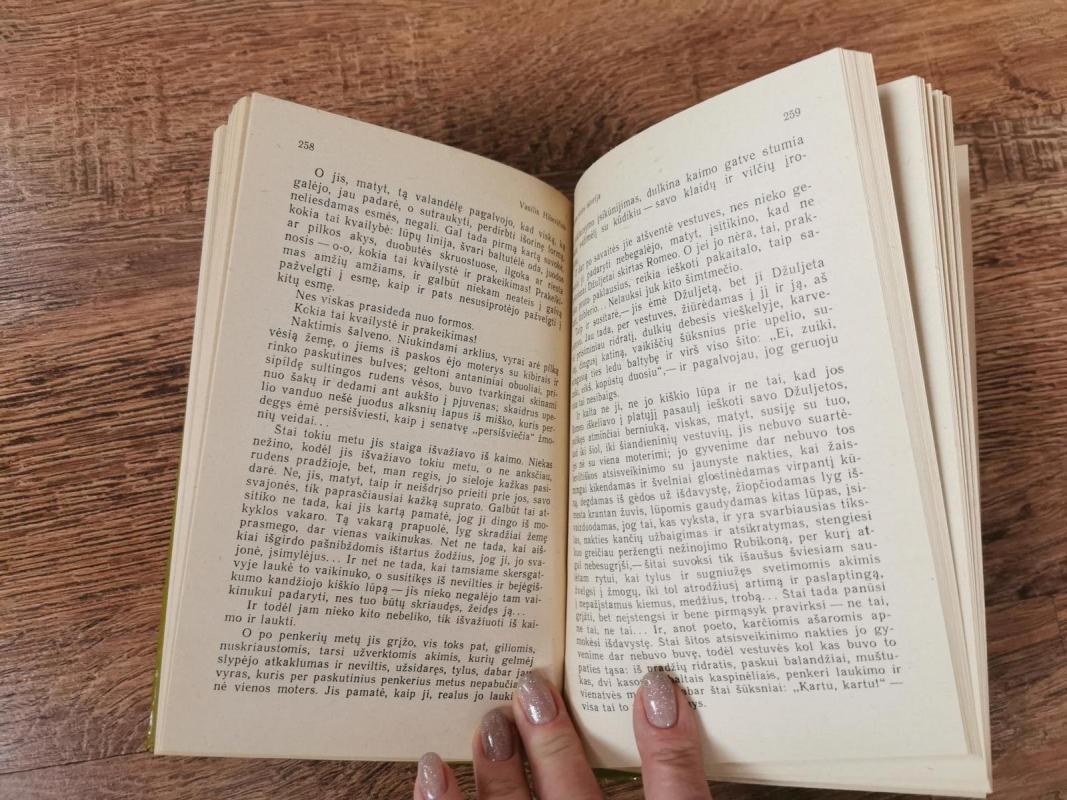 Atžalos. Langas į žalią sodą - Autorių Kolektyvas, knyga 4