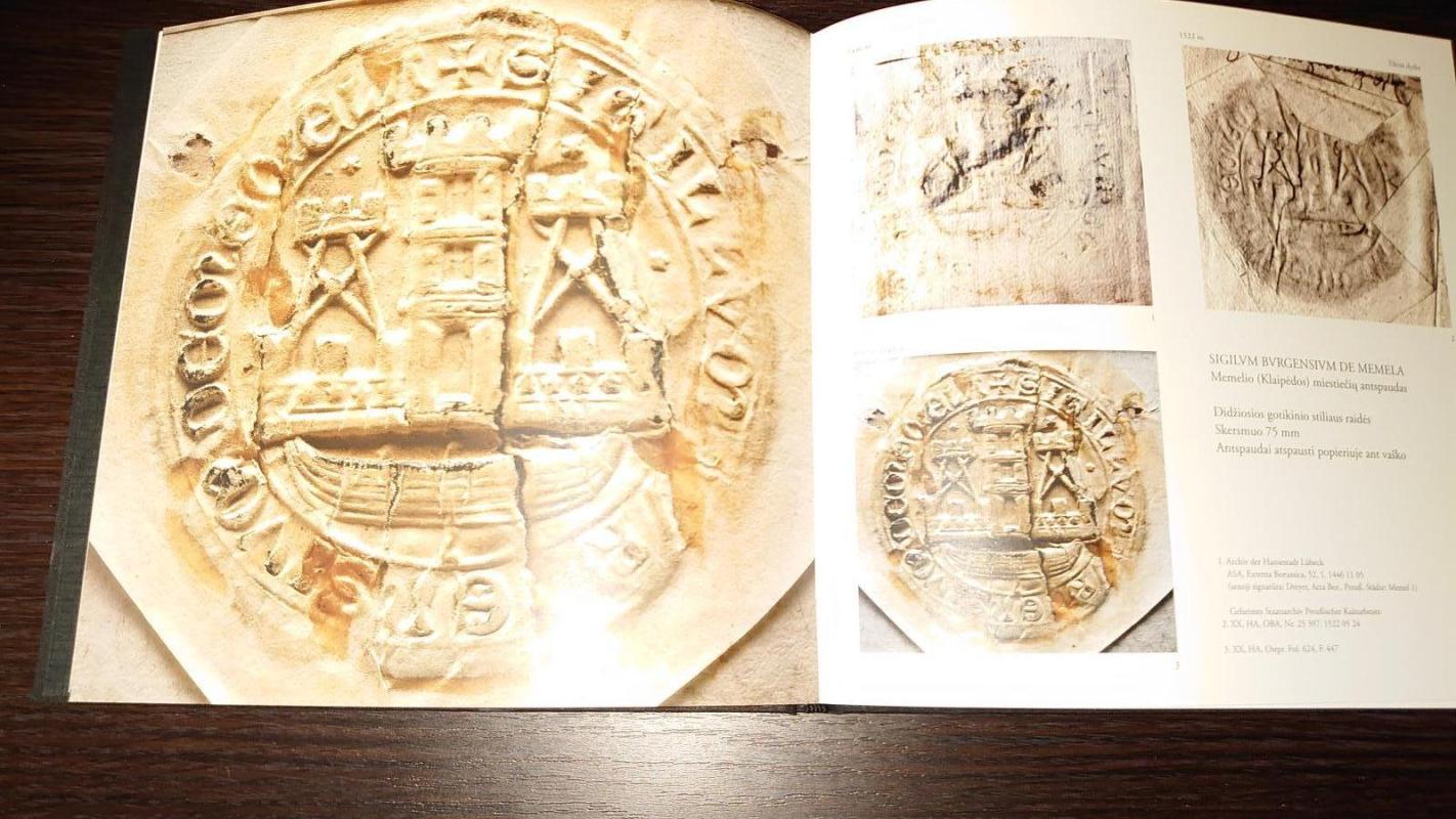 Klaipėdos tapatumo ženklai antspaudas, herbas, vėliava - Autorių Kolektyvas, knyga 4