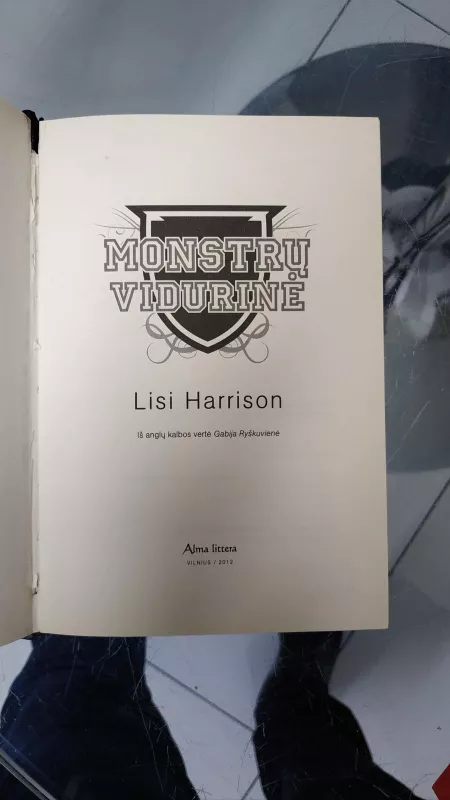 Monstrų vidurinė - Lisi Harrison, knyga 3