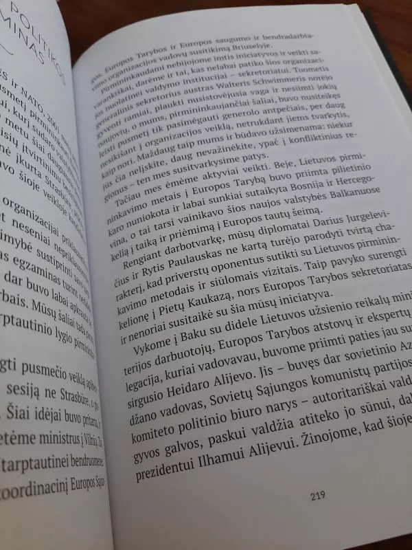Politikos sūpuoklės - Antanas Valionis, knyga