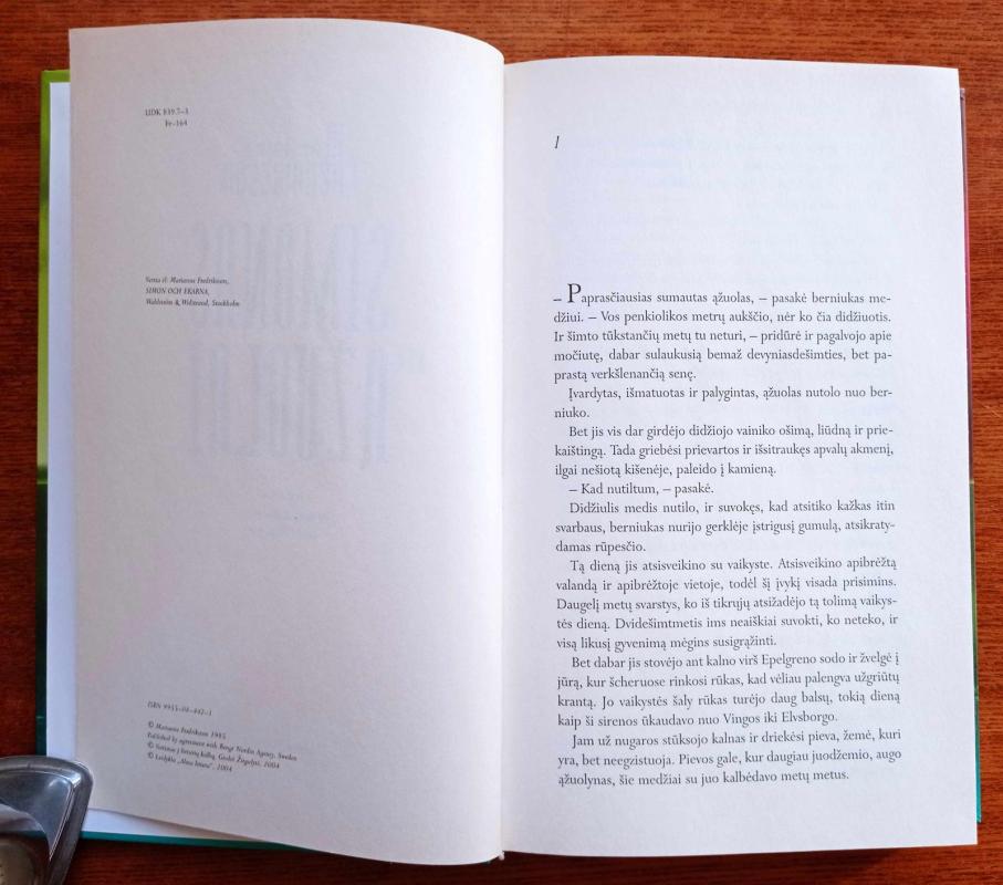 Simonas ir ąžuolai - Marianne Fredrikson, knyga 3