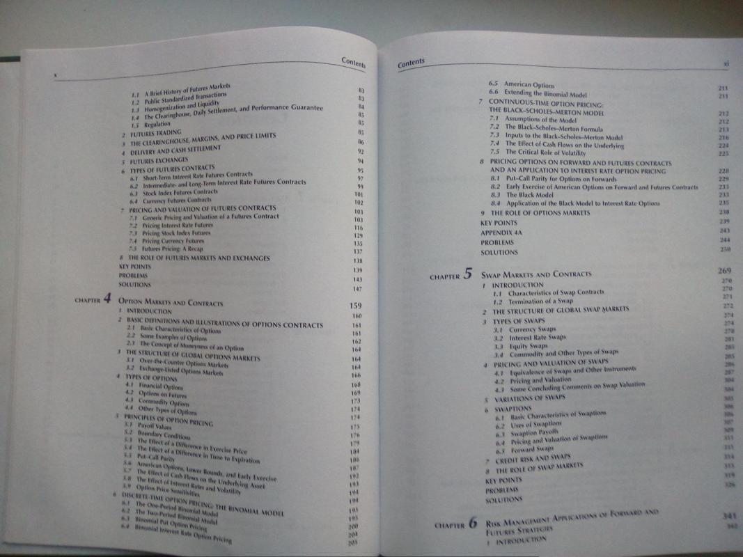 Analysis of derivatives for the CFA program - Don M. Chance, knyga 4