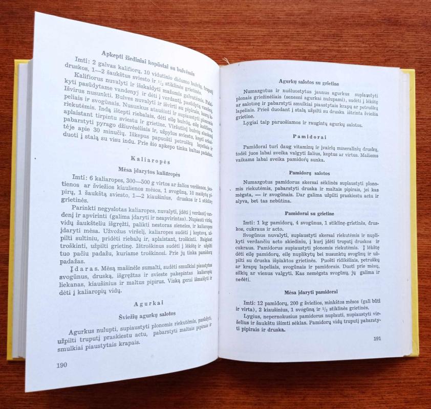 Namų ūkio vadovėlis šeimininkėms - Autorių Kolektyvas, knyga 4