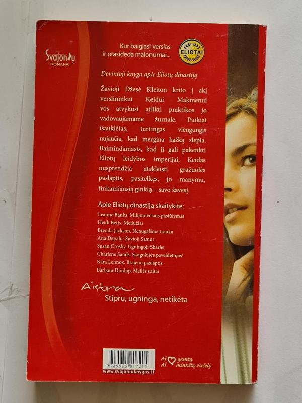 Tarnybinis romanas - Roxanne Claire, knyga