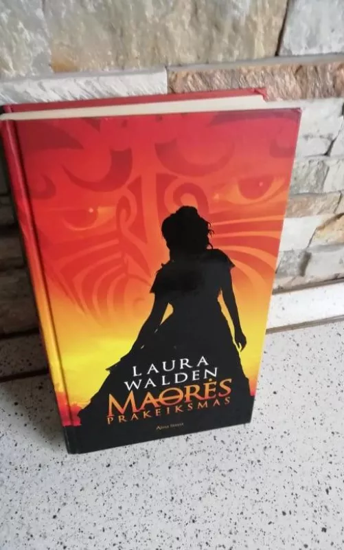 Maorės prakeiksmas - Laura Walden, knyga