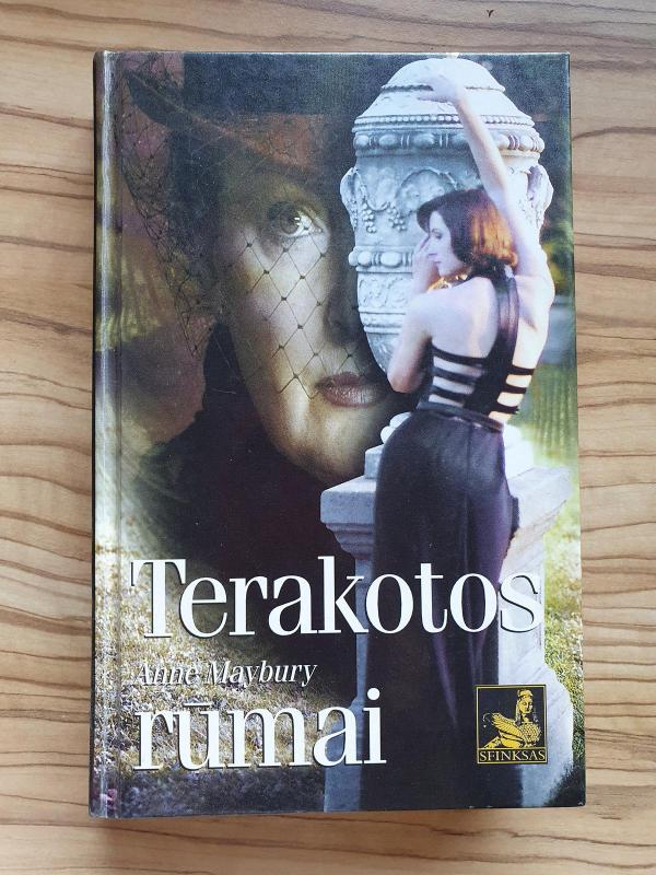 Terakotos rūmai - Anne Maybury, knyga 2