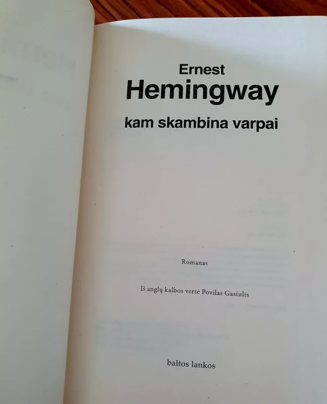 Kam skambina varpai - Ernest Hemingway, knyga