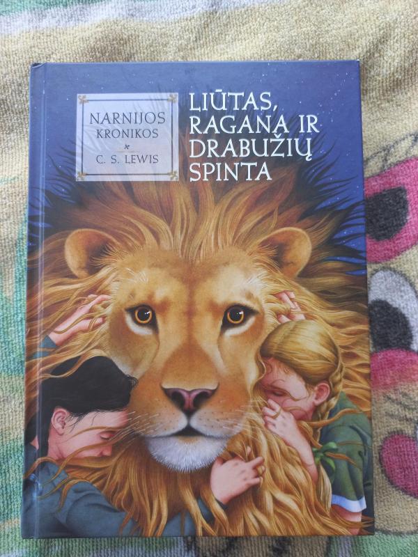 Narnijos kronikos Liūtas,Ragana ir drabužių spinta - Clive Staples Lewis, knyga 3