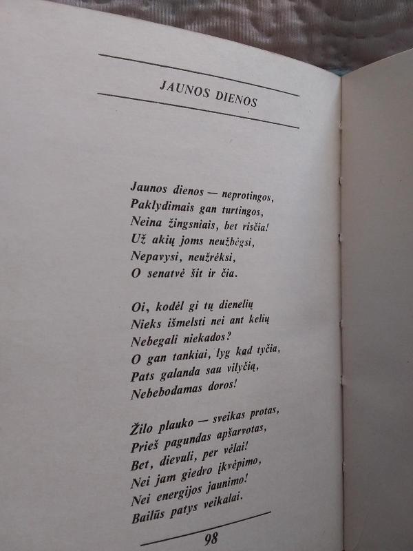 Pavasario balsai -  Maironis, knyga 2