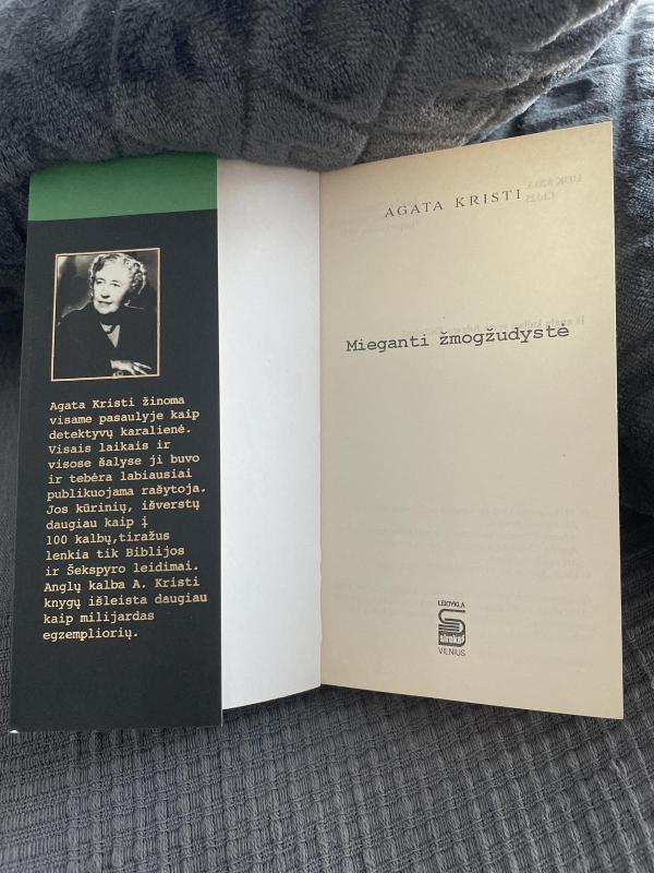 Mieganti žmogžudystė - Agatha Christie, knyga 4