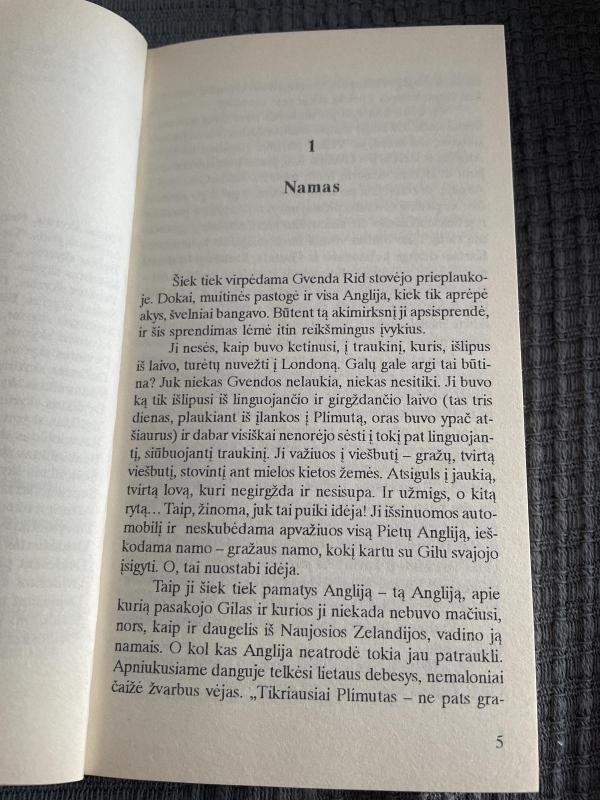 Mieganti žmogžudystė - Agatha Christie, knyga 3