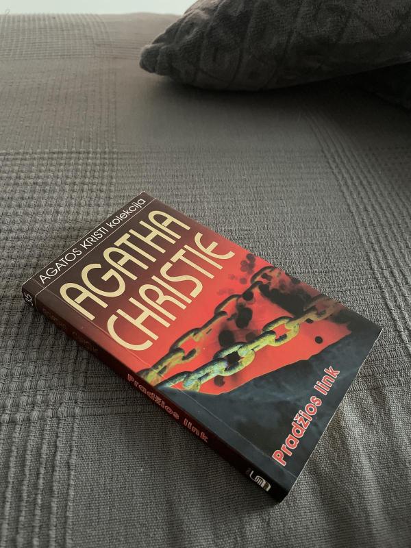 Pradžios link - Agatha Christie, knyga 3