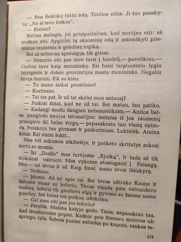 Raudonmedžio rojus - Vytautas Sirijos Gira, knyga